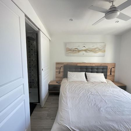 Charmante Villa Avec Piscine Dans Les Canaux 艾姆布里亚布拉瓦 外观 照片