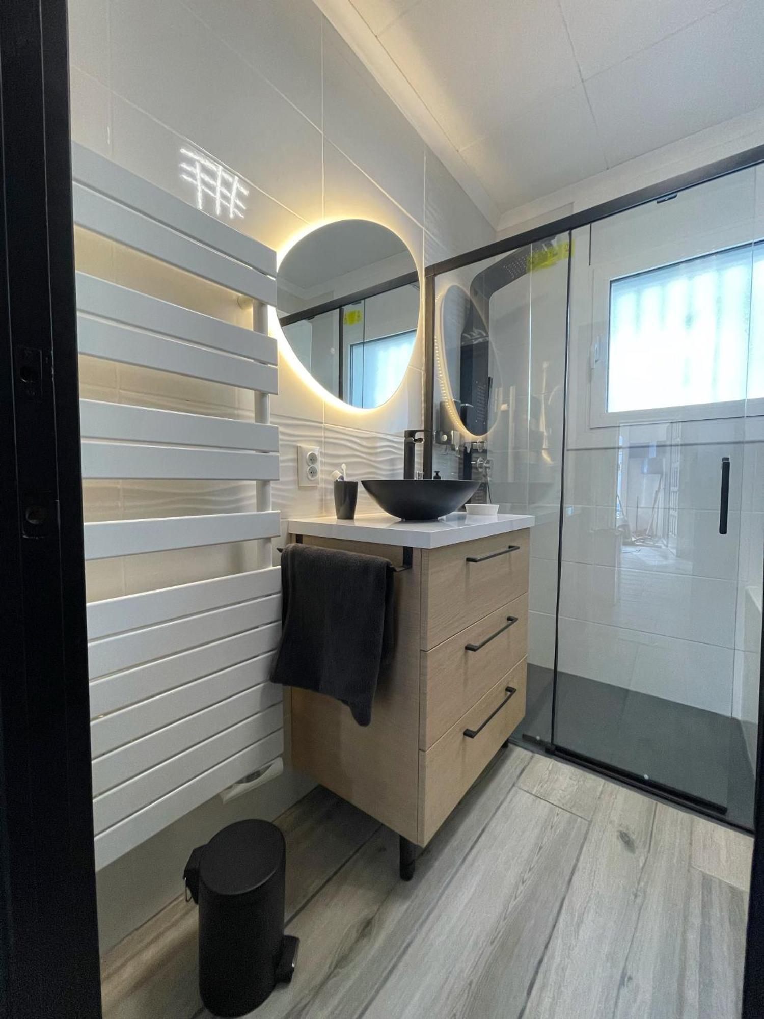 Charmante Villa Avec Piscine Dans Les Canaux 艾姆布里亚布拉瓦 外观 照片